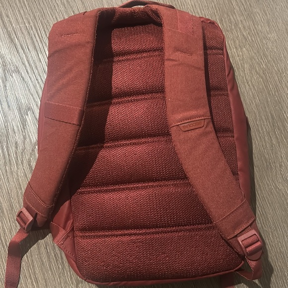 Incase City Compact Backpack - Picture 3 of 6